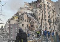 Росіяни знесли цілих 6 поверхів житлового будинку на Дарниці в Києві, багато загиблих (фото, відео)