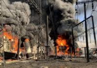 Росія масовано вдарила по енергетиці України: мешканці 7 областей без світла