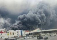 У Москві настала ніч, усе в чорному диму: це найбільша атака українських дронів та ракет за час війни (відео)