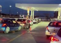 Блокада Ормузької протоки б'є по кишенях: Іспанія стоїть в шалених чергах на АЗС (відео)