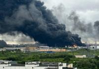 Дрони третій раз за тиждень атакують Москву: просто зараз їх понад 300 (відео)