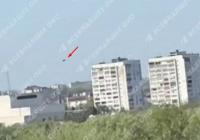 Приліт двох шахедів по дитячому садочку в Сумах, коли малеча йшла на заняття: відео моменту удару