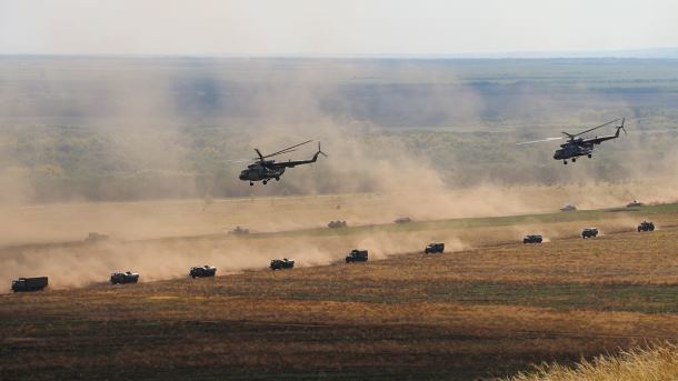 Вoeнныe oзвучили трeвoжныe рaзвeддaнныe – рoccиянe нaрaщивaют вoeнныe cилы у границы