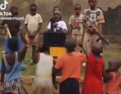 Діти в Африці спародіювали замах на Трампа (відео)