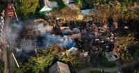 На Миколаївщині пожежа сухої трави підпалила житлові будинки (фото)
