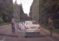 В РФ дезертир поранив жінку біля монастиря (відео)