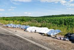 У вантажівки на ходу розвалилося колесо: з'явилось відео наслідків ДТП з 14 загиблими