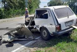 У Росії танк із неадекватним екіпажем розчавив легкове авто (фото)