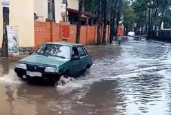 В курортном Коблево ливень затопил базы отдыха