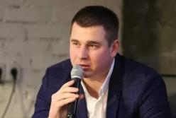 Посадовець Держаудитслужби Хандусенко керує своїм бізнесом через батька