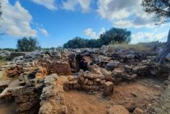 Археологи нашли на "пиратском острове" древний тайник с оружием (фото)