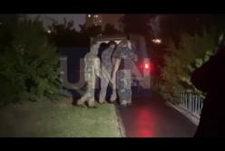 В Киеве молодую женщину выбросили из окна многоэтажки (видео)