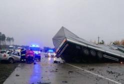 На Житомирщине произошло серьезное ДТП, есть жертвы (видео)