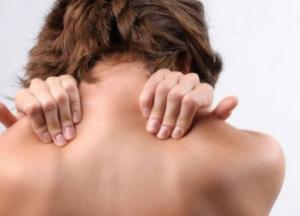 Вдовий горб: откуда берется холка и можно ли от нее избавиться