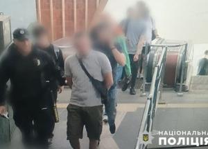 В метро Києва п'яний хуліган напав з ножем пасажира (фото)
