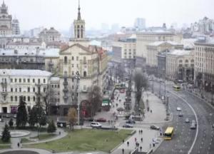 В центре Киева массово эвакуируют автомобили (фото) 