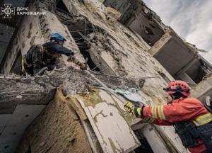 У Харкові група верхолазів ліквідувала наслідки обстрілів (відео)