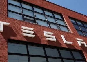 Tesla отзывает 54 тысячи электромобилей из-за неисправности автопилота