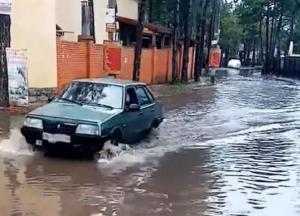 В курортном Коблево ливень затопил базы отдыха