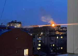 Біля вокзалу в Івано-Франківську стався теракт: є загиблий та важкі постраждалі, горить будинок (фото, відео)