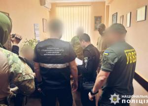 Підприємець на Київщині хотів нажитися на постачанні неякісної військової форми