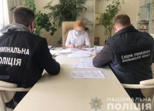 В Хмельницком замглавврача роддома подозревают в торговле людьми