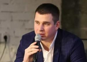 Посадовець Держаудитслужби Хандусенко керує своїм бізнесом через батька